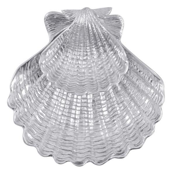Load image into Gallery viewer, Mariposa Scallop Shell 2-Piece Chip &amp; Dip Set
