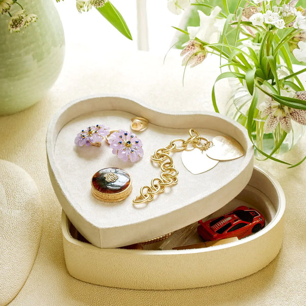 Load image into Gallery viewer, AERIN Shagreen Heart Jewelry Box, Cream
