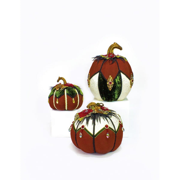 Load image into Gallery viewer, Katherine&#39;s Collection Shakesfeare Pumpkins Set of 3
