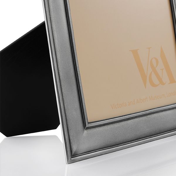 Load image into Gallery viewer, Royal Selangor English Photoframe 8R
