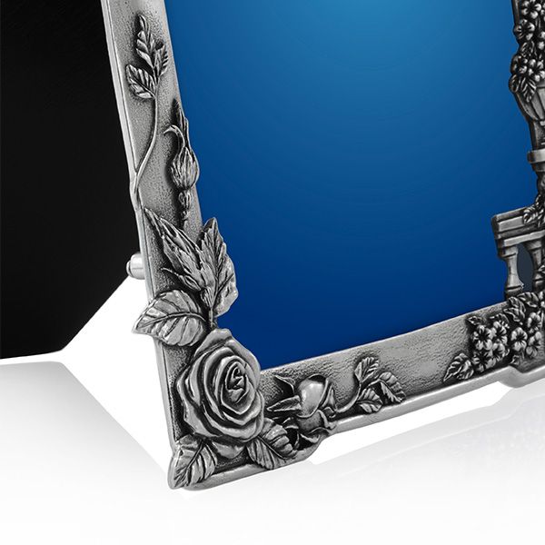 Load image into Gallery viewer, Royal Selangor Rose Garden Photoframe 5R
