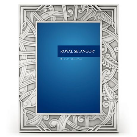 Load image into Gallery viewer, Royal Selangor Atiya Photoframe 5R
