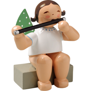 Wendt & Kuhn Angel with Transverse Flute, Sitting