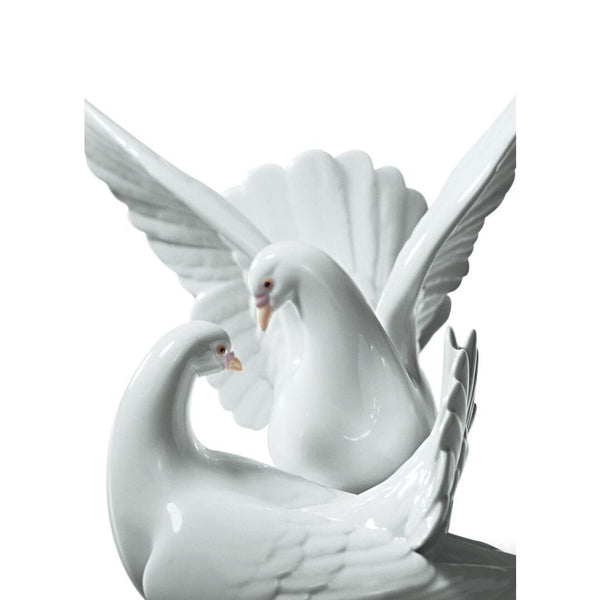 Load image into Gallery viewer, Lladro Love Nest Doves Figurine
