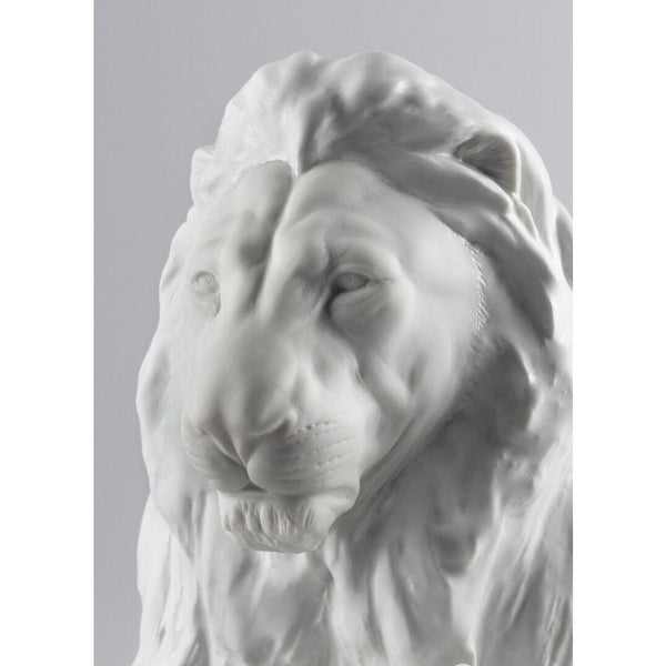 Load image into Gallery viewer, Lladro Lion with Cub Figurine
