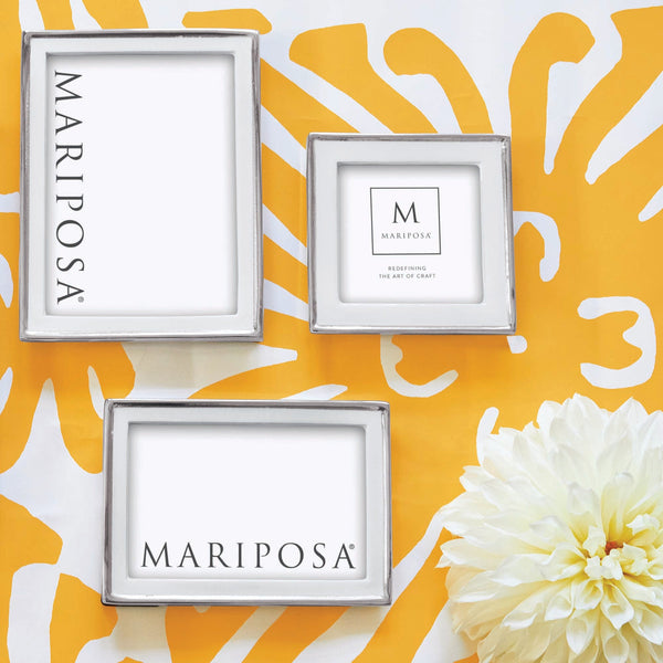 Load image into Gallery viewer, Mariposa Signature White 4x4 Frame
