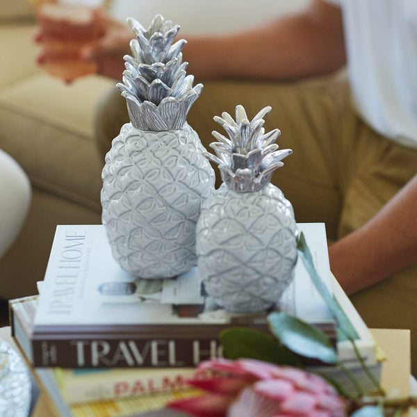 Load image into Gallery viewer, Mariposa Small Ceramic Pineapple
