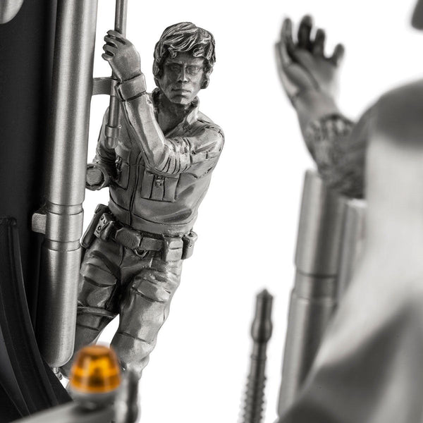 Load image into Gallery viewer, Royal Selangor Limited Edition Luke vs Vader Diorama
