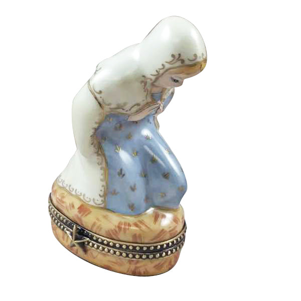 Load image into Gallery viewer, Rochard &quot;Satin Nativity Set - 12 Pieces&quot; Limoges Box
