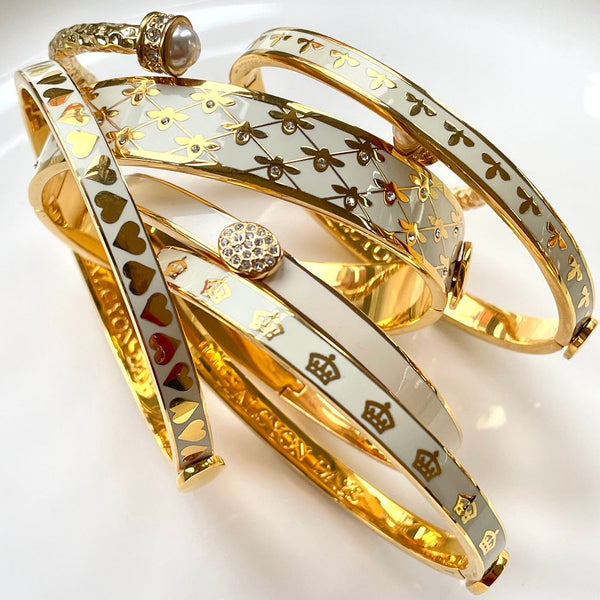 Load image into Gallery viewer, Halcyon Days &quot;Skinny Bee Cream &amp; Gold&quot; Bangle
