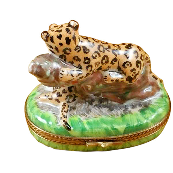 Load image into Gallery viewer, Rochard &quot;Panther with Baby&quot; Limoges Box

