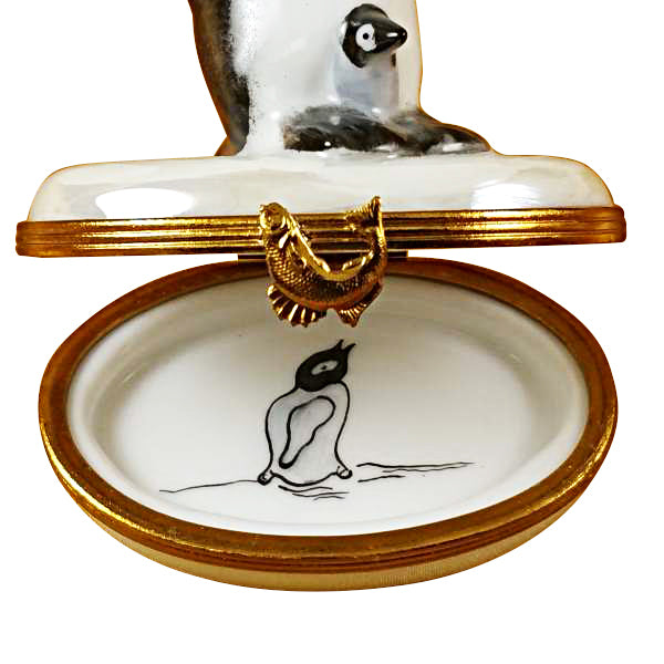 Load image into Gallery viewer, Rochard &quot;Penguin with Baby&quot; Limoges Box
