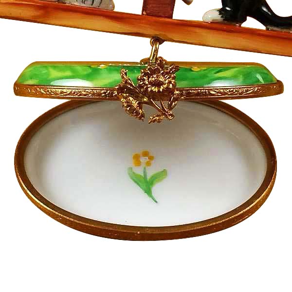 Load image into Gallery viewer, Rochard &quot;See Saw Cats&quot; Limoges Box
