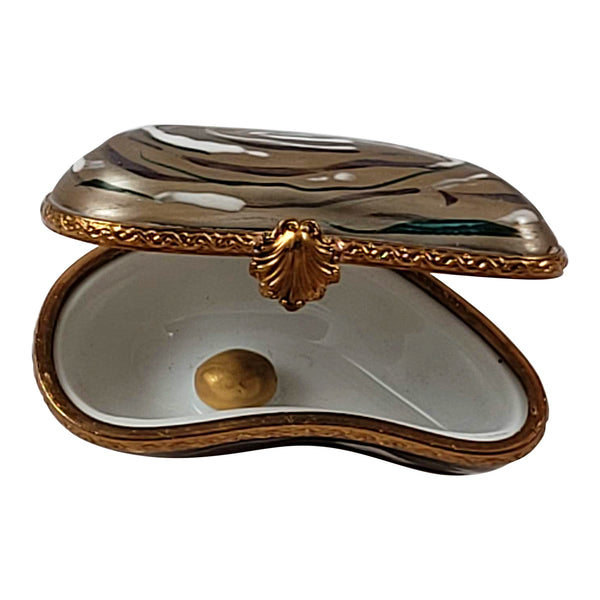 Load image into Gallery viewer, Oyster with Pearl Limoges Box
