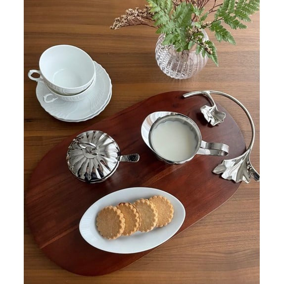 Load image into Gallery viewer, Mary Jurek Design Silhouette Scalloped Cream &amp; Sugar Set
