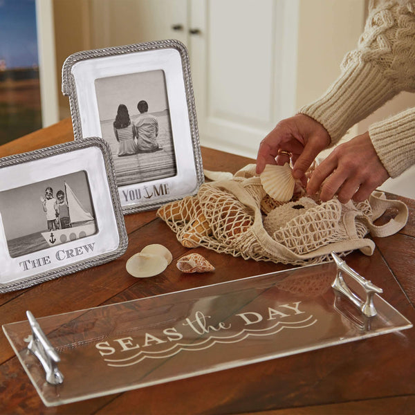 Load image into Gallery viewer, Mariposa Boat Cleat Handle Acrylic Tray
