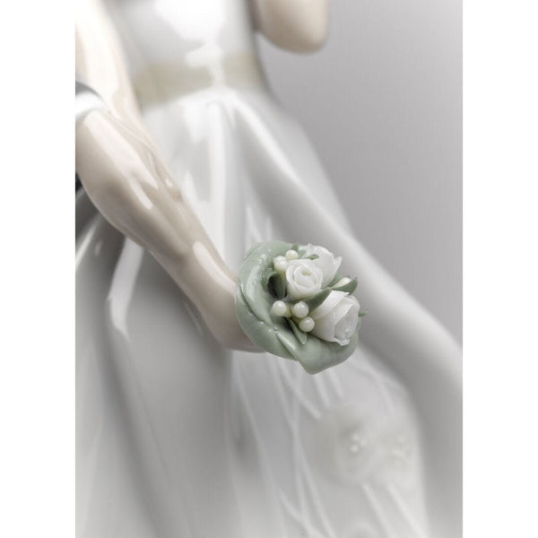 Load image into Gallery viewer, Lladro Everlasting Love Couple Figurine
