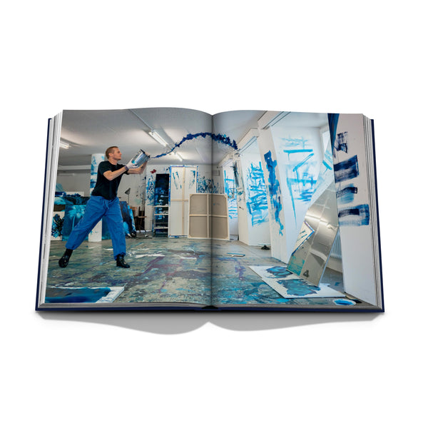 Load image into Gallery viewer, Conor Mccreedy: Blue Sultan - Assouline Books
