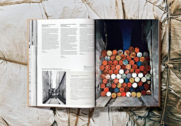 Load image into Gallery viewer, Christo and Jeanne-Claude. Updated Edition - Taschen Books
