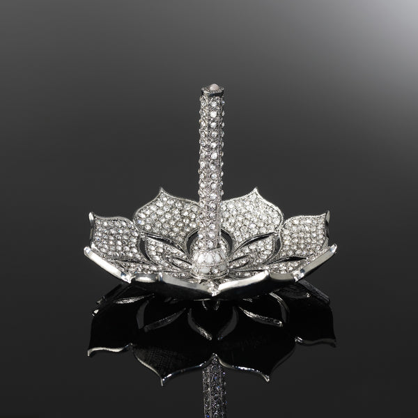 Load image into Gallery viewer, Olivia Riegel Silver Windsor Ring Holder
