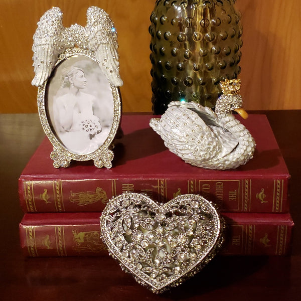 Load image into Gallery viewer, Olivia Riegel Angel Wings 2.5&quot; x 3.5&quot; Frame
