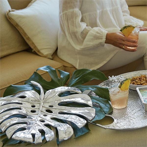 Load image into Gallery viewer, Mariposa Pineapple Ceramic Canape Plate with Bamboo Spoon
